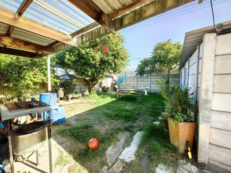 2 Bedroom Property for Sale in Ruyterwacht Western Cape